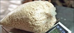 pesee-d-un-sac-de-cocaine_613605