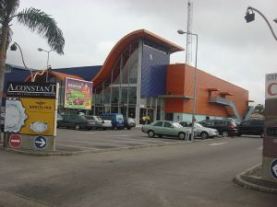 Capsud, centre commercial d'Abidjan. Source: Wikimedia Commons