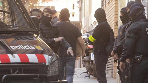 los-mossos-despliegan-una-macroredada-contra-el-menudeo-de-cocaina-y-heroina