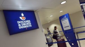bureau-des-douanes-le-28-decembre-2012-a-l-aeroport-d-orly_5581987