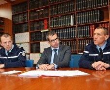 le-chef-d-escadron-antoine-lagoutte-eric-mathais-procureur