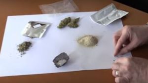 drogues-valeurs-actuelles_5624527