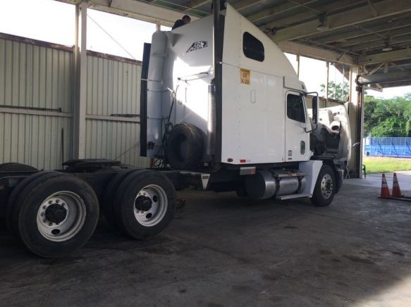 trailer-llevaba-coca-oculta-techo